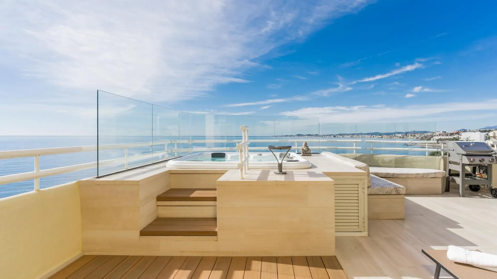 Infinity Blue Penthouse Villa Málaga 0*,
